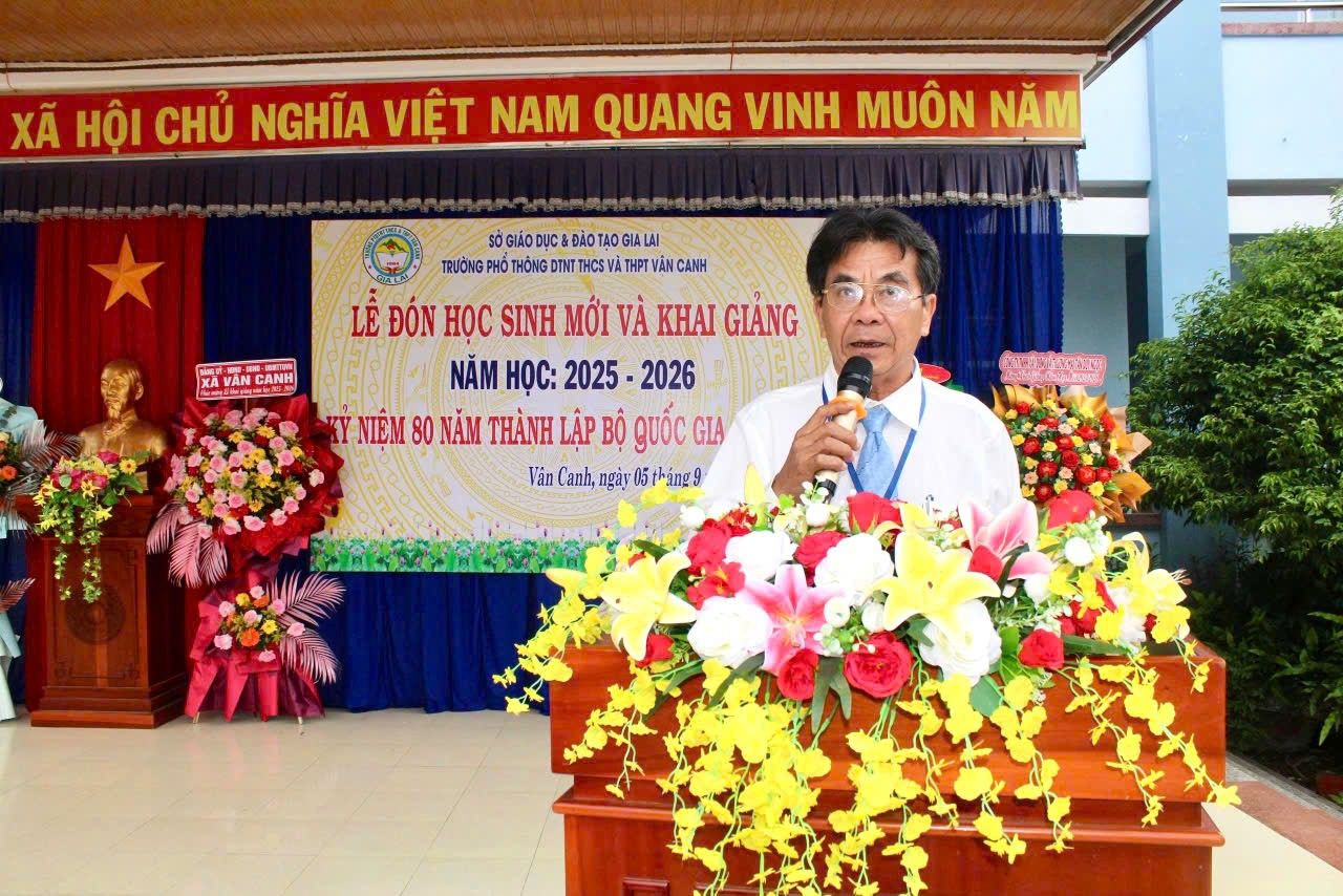 Mẫu hoa khai giảng thực tế